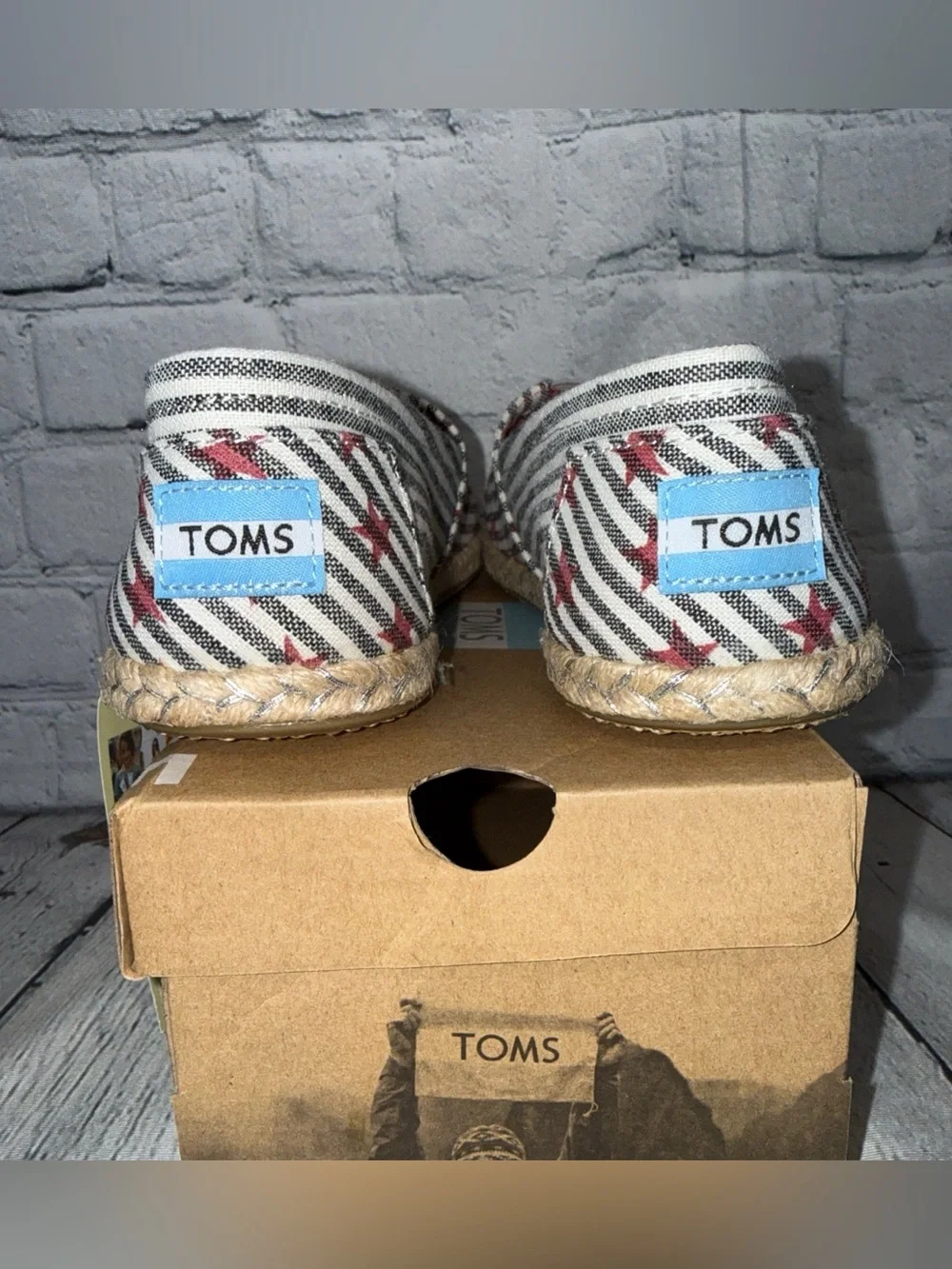 NWT! TOMS Stars & Stripes Flats
